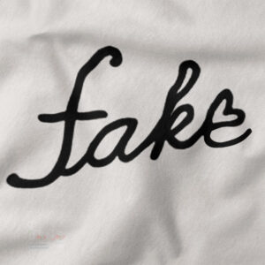 Graphic closeup Tshirt - Jeffree Star Fake Heart