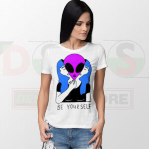 Alien be yourself graphic t-shirt