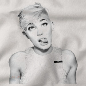 Pop icon blonde hair aesthetic t-shirt streetwear outfit